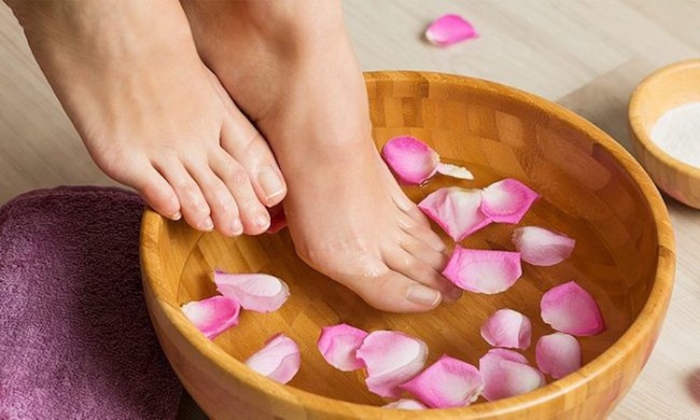 Bật mí cách chăm sóc móng chân hiệu quả